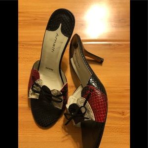 Amalfi step in reptile skin